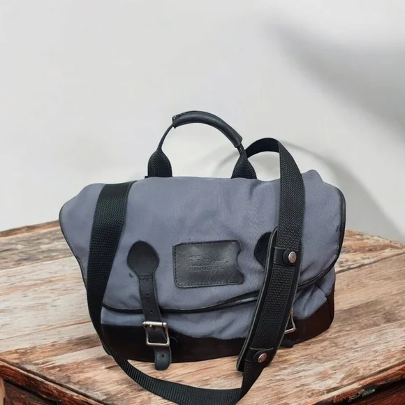 Vintage LL Bean Blue Leather Canvas Fishing Messenger Buckle Bag Leather Tag - Picture 1 of 16